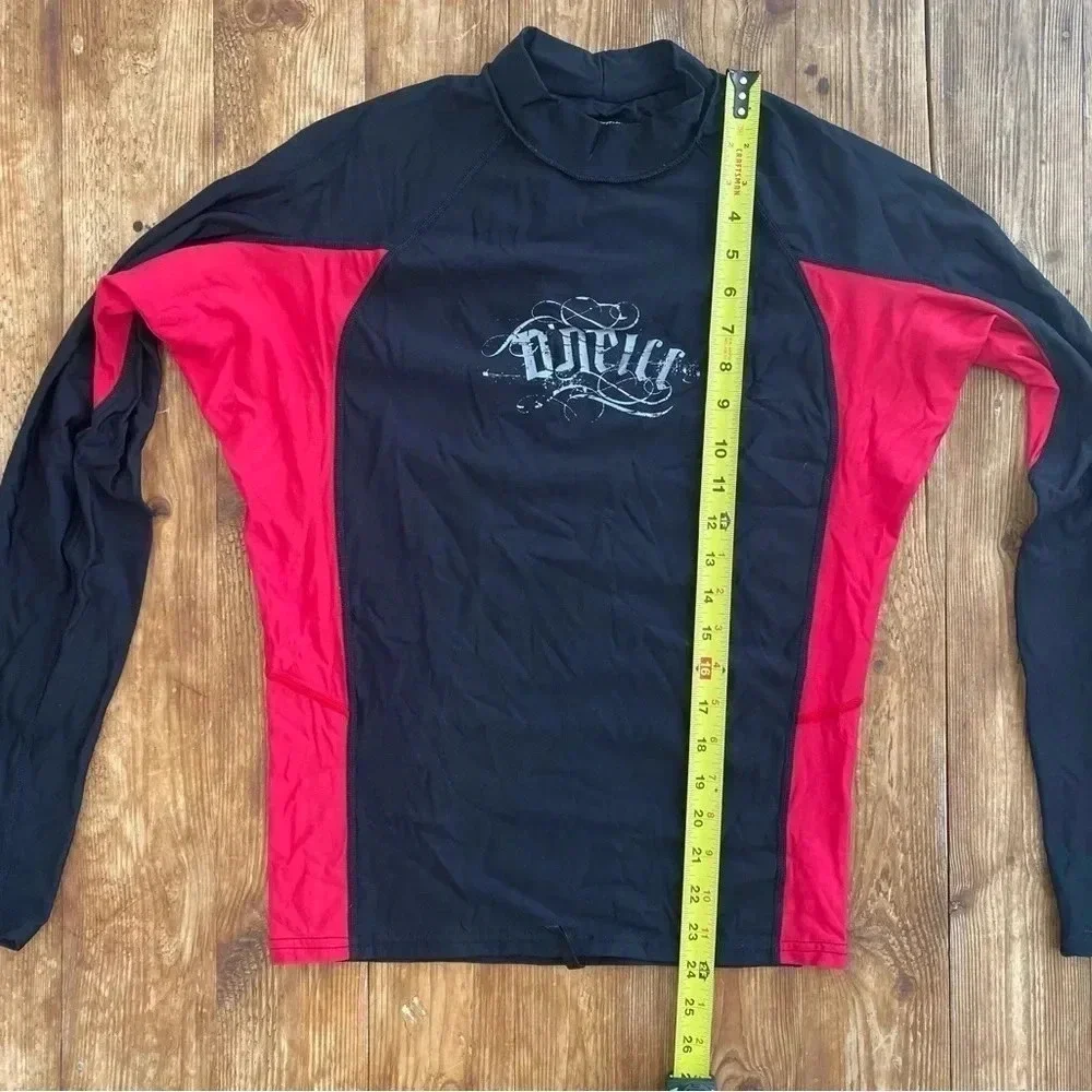 O'Neill unisex Long Sleeve Rash Guard. Red/black. Boys Size: 2XL. Good Condition